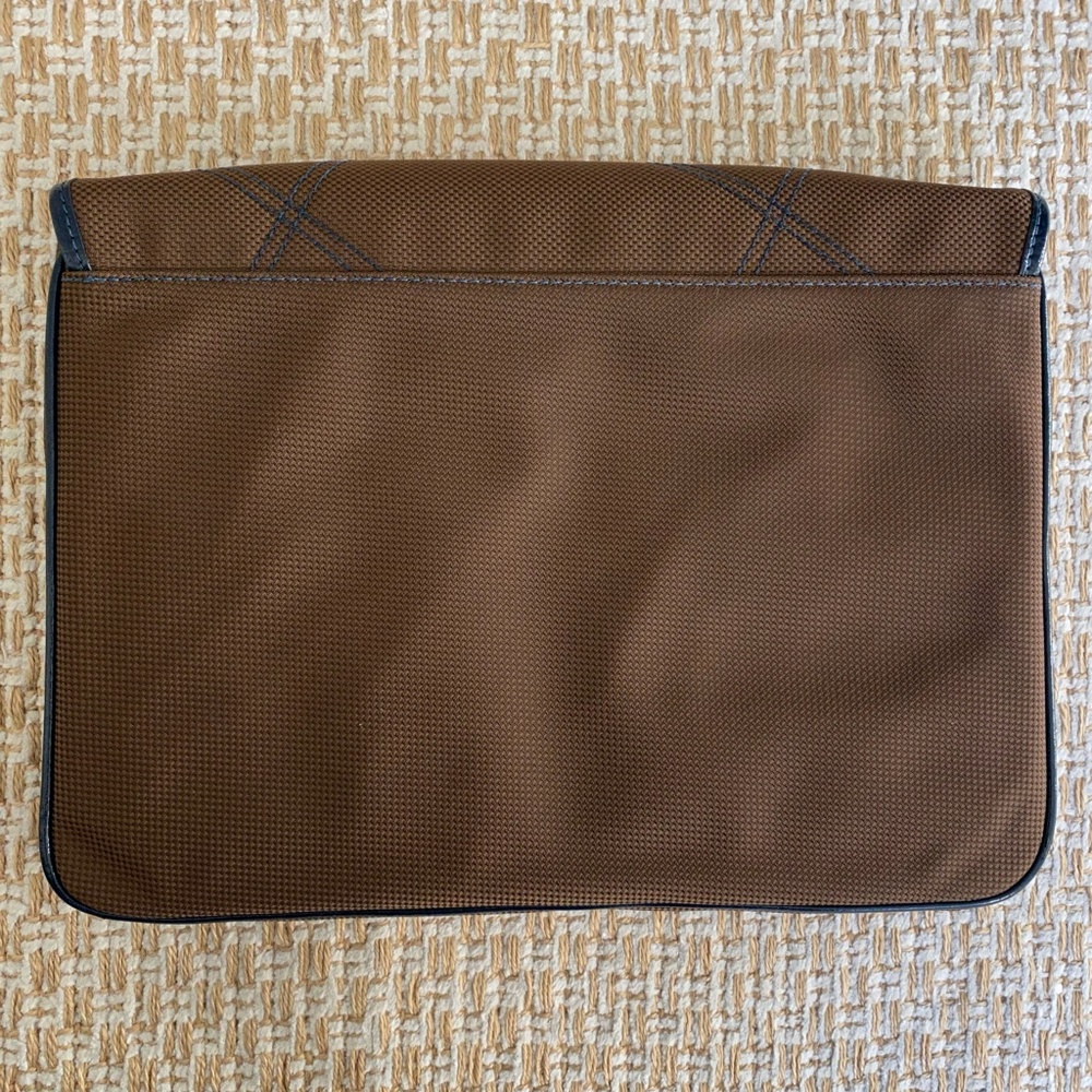 Abbi New York Padded Laptop Sleeve - Picture 2 of 7